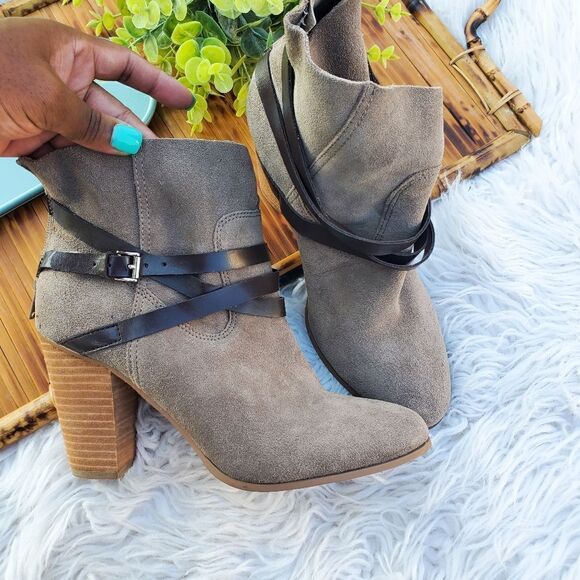 Carlos Santana Tan Suede leather Strapy Detail Ankle Boots. - Picture 8 of 15